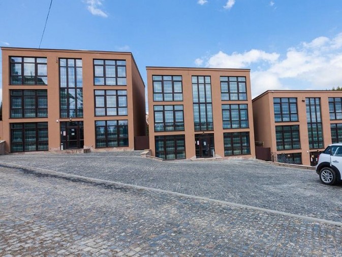 Готель Бруклін (Brooklyn), Яблуниця